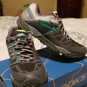 Brooks cascadia 10 Women's Trail size 9.5